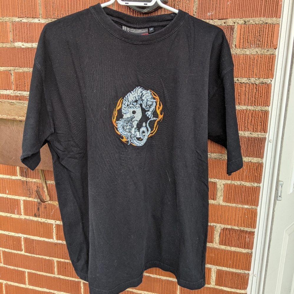 Tee w/ mecca graphic